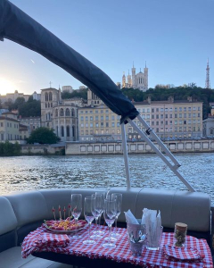 Insolita Agency - apéritif en bateau, sur la Saône © Insolita Agency