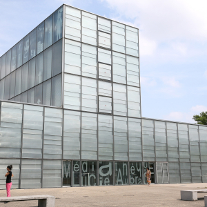 Médiathèque Yves Ricard  © Mairie de Vénissieux