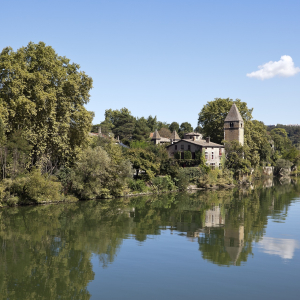 L'Ile Barbe vue depuis les bords de Saône © Brice Robert - www.b-rob.com