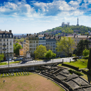 L'amphithéâtre des Trois-Gaules à la Croix-Rousse avec vue sur Fourvière © Gaël Fontaine