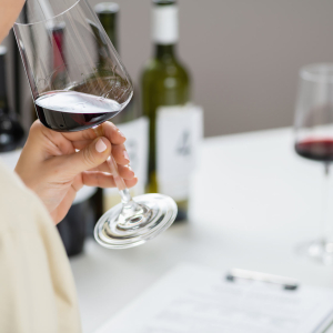 Dégustation © Microgen / Shutterstock 2298107567