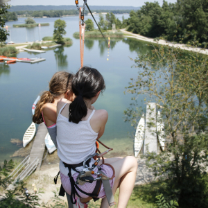 Tyrolienne au Grand Parc Miribel Jonage © Mathilde André / Agbi-Abo / Grand Parc