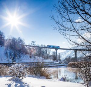 Les Arcs - le t&eacute;l&eacute;ph&eacute;rique entre Bourg-Saint-Maurice et Arcs 1600 - Photo Manu Reyboz / Les Arcs