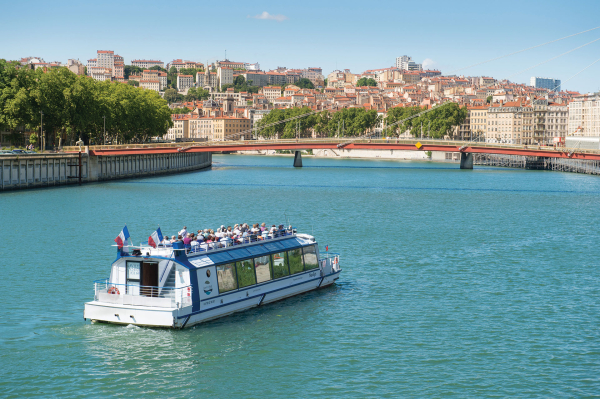 Croisi&egrave;re promenade sur la Sa&ocirc;ne avec les Bateaux Lyonnais