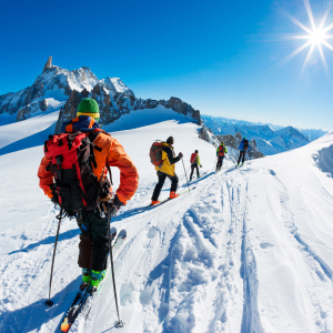 Groupe de skieurs au départ de la descente de la Vallée Blanche © Roberto Caucino/Shutterstock.com
